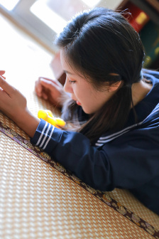 美丽的姑娘在线观看高清电视剧